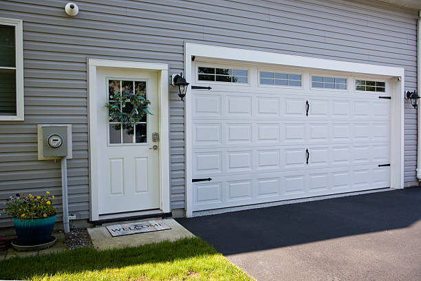 24/7 Emergency Garage Door Panel Replacement experts in White Oak, MD